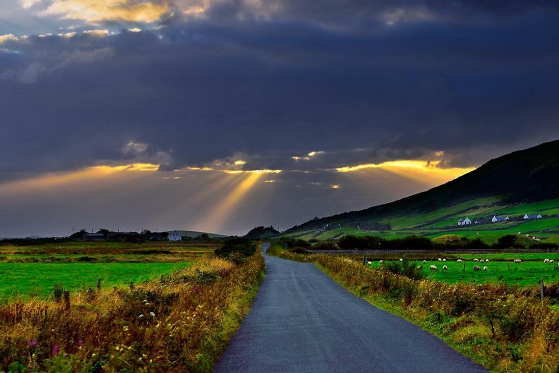The Three Arches Bed and Breakfast Louisburgh Buitenkant foto