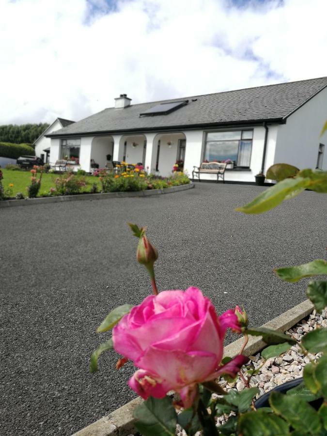 The Three Arches Bed and Breakfast Louisburgh Buitenkant foto