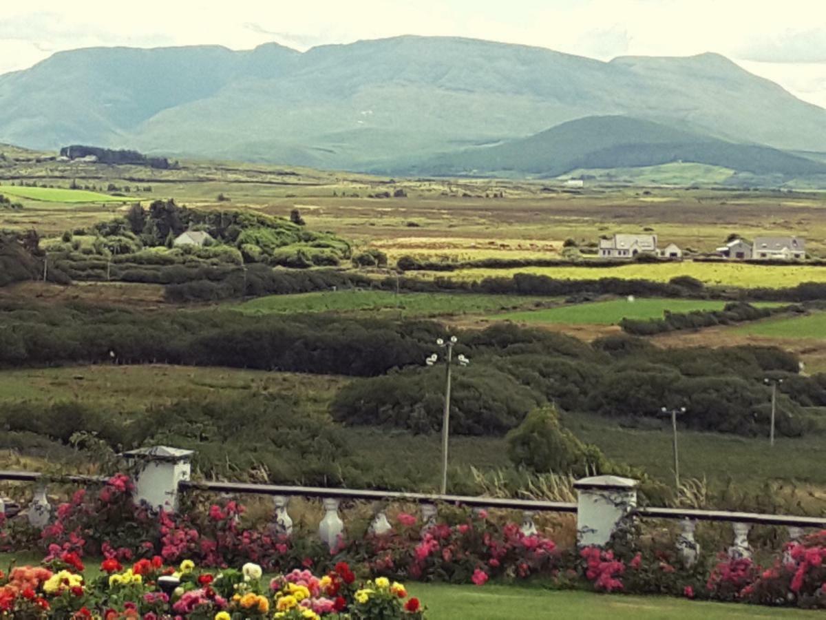 The Three Arches Bed and Breakfast Louisburgh Buitenkant foto